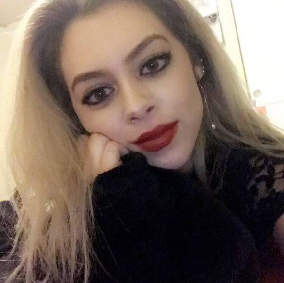 Meet your Posher, Amber - Picture 1 of 1